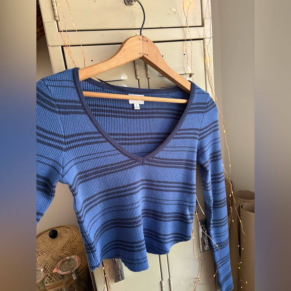 LA Hearts Woodland V-Neck Sweater - Picture 8 of 15